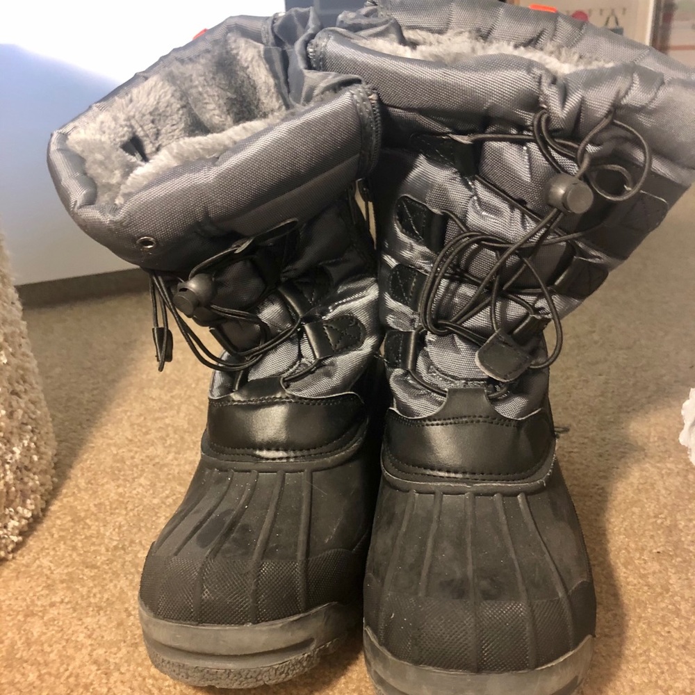 Warm, comfy snow boots